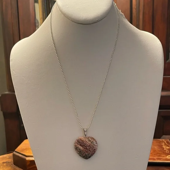 Natural jasper heart pendant silver tone chain - Picture 5 of 7